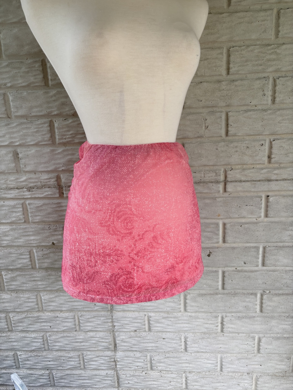 Finesse Pink Printed Mesh Overlay Mini Skirt Size Small Y2K Cyber Grunge